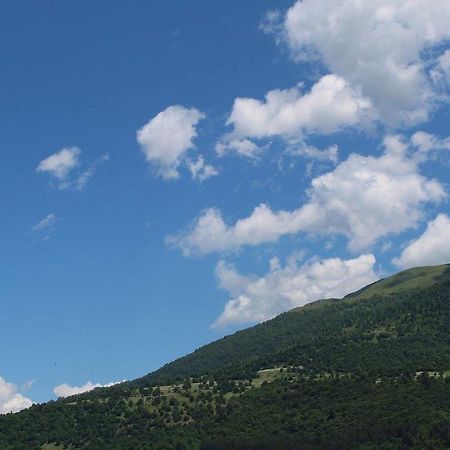 Family & Friends Guest House Dilijan Bagian luar foto