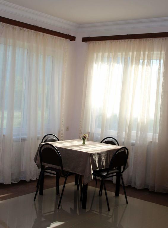 Family & Friends Guest House Dilijan Bagian luar foto