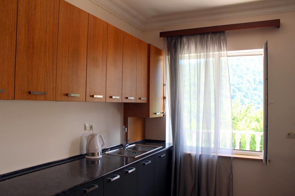 Family & Friends Guest House Dilijan Bagian luar foto