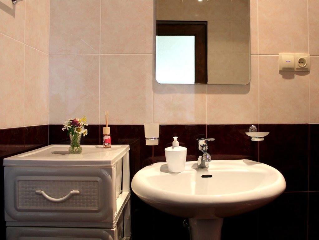 Family & Friends Guest House Dilijan Bagian luar foto